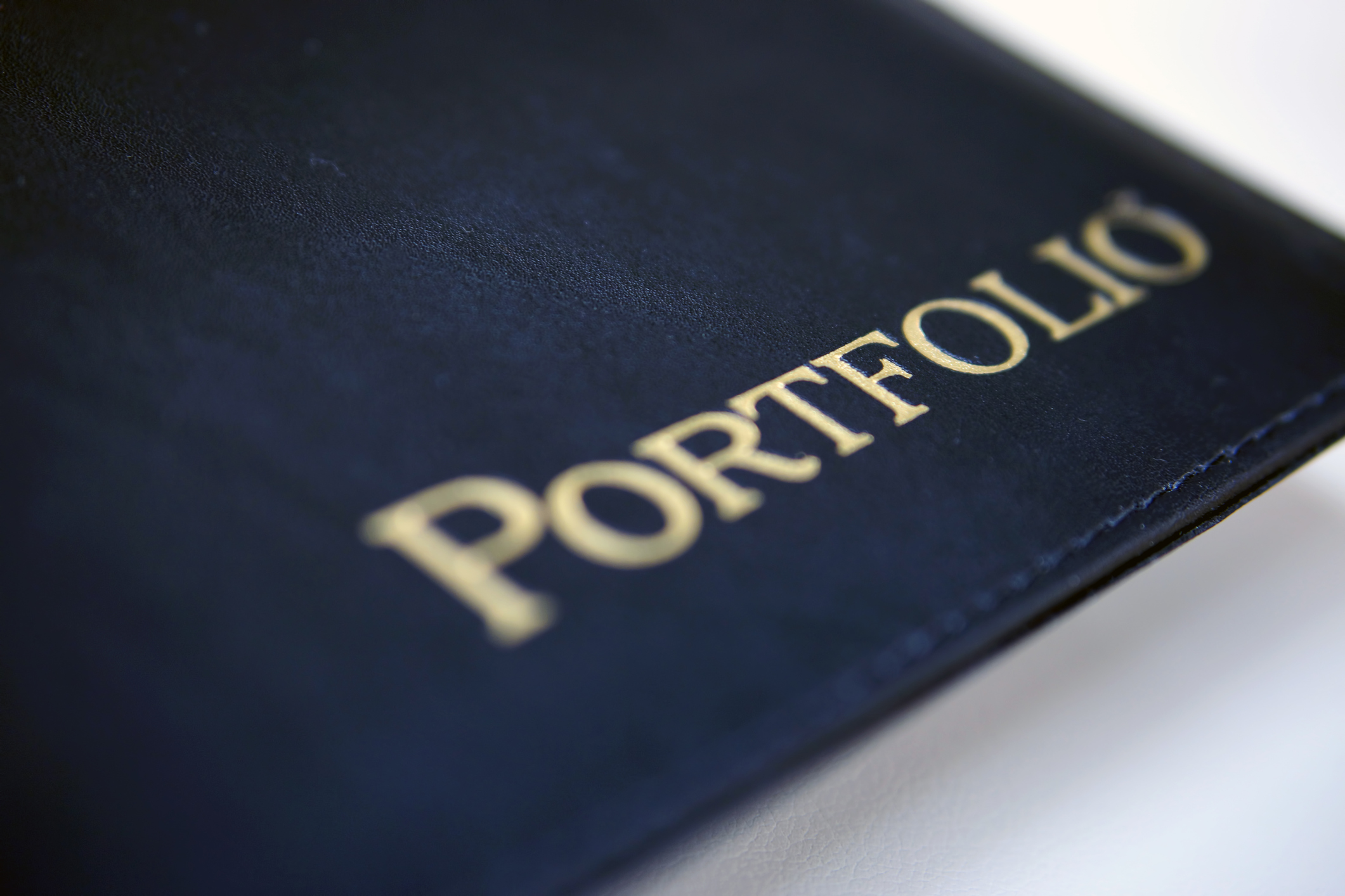 What Happens to a Nonresident’s U.S. Shares After Death?